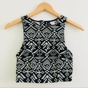 NWOT Black and White Pattern Crop Top